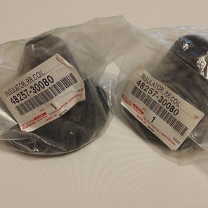 Проставка задней пружины верхняя Toyota 48257-30080